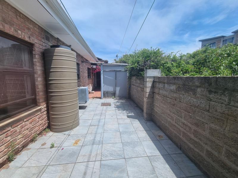 6 Bedroom Property for Sale in Reebok Western Cape